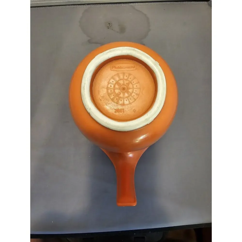 Vintage Orange Rubbermaid #2661 1.5 Quart 6-Cup Grip N Mix Batter Bowl Measuring